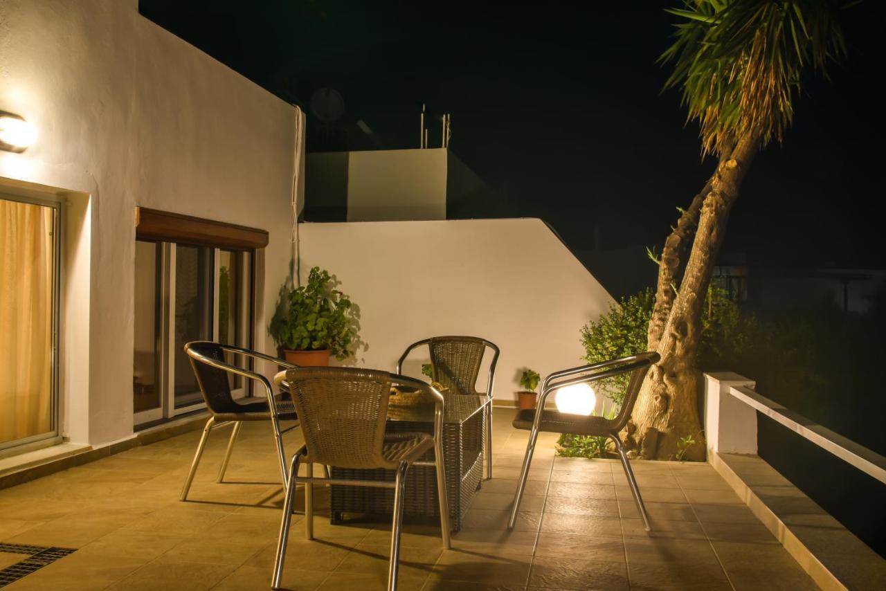 Geo Houses 1 & 2 Tripiti Exterior photo