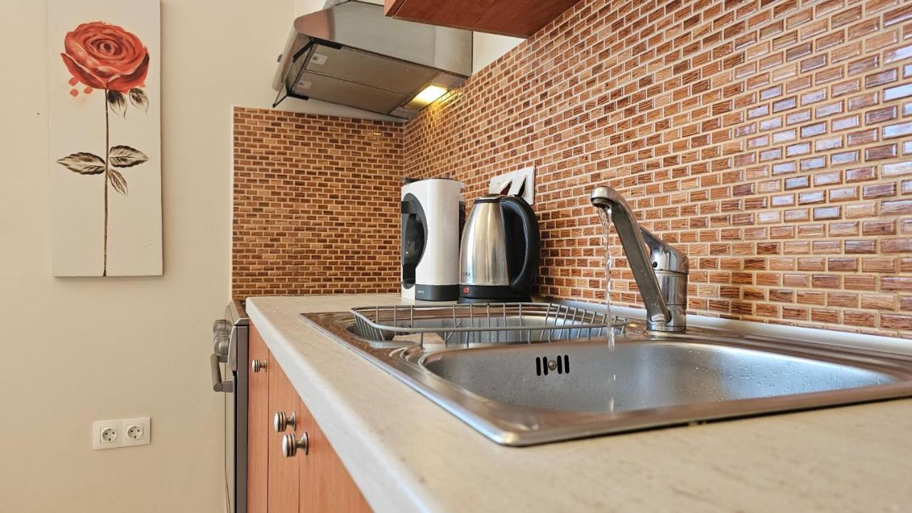 Geo Houses 1 & 2 Tripiti Exterior photo
